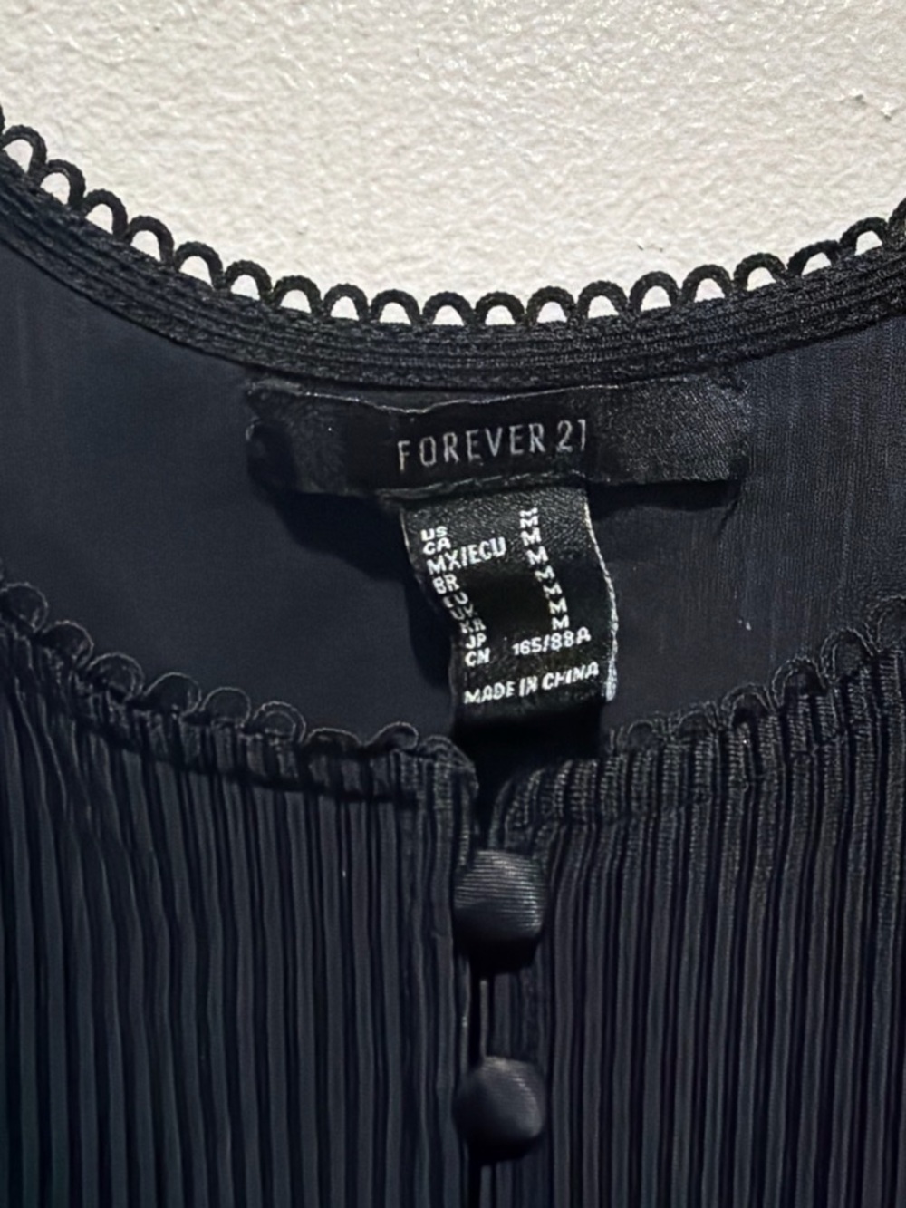 Forever 21 Black Ribbed Button-Front Crop Top - Picture 2 of 3